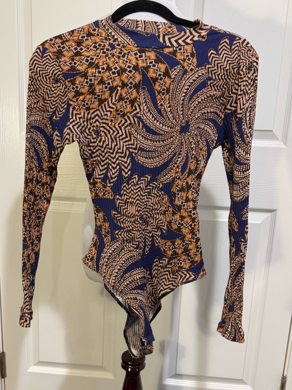 FARM RIO Yawanawa Vanahu Banana Print Mock Neck Stretch Organic Cotton Bodysuit - Picture 5 of 10